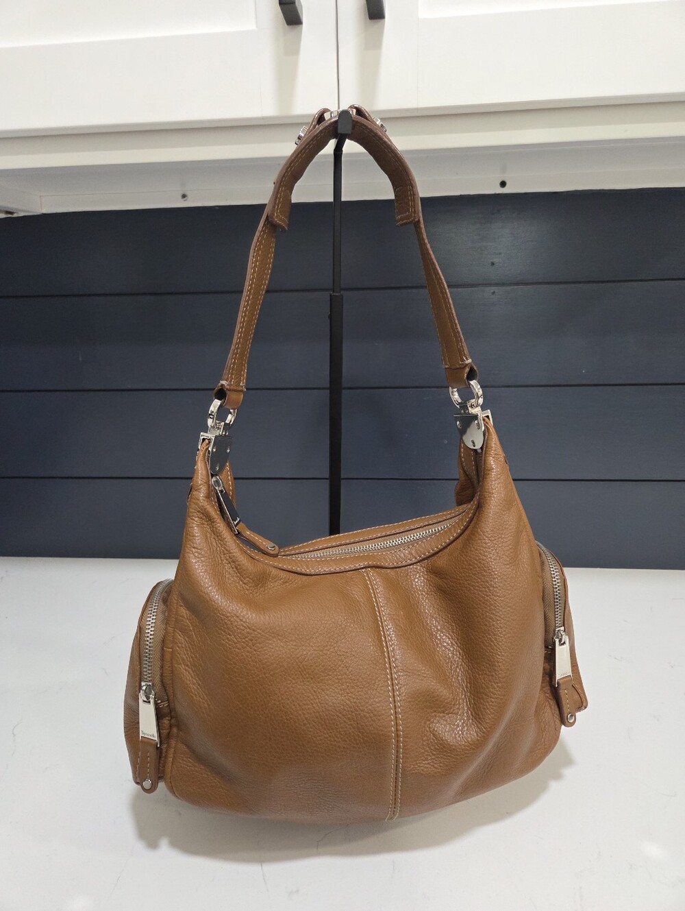 Tignanello Hobo Bag Warm Cognac Brown Leather Silver Trims - Picture 4 of 15